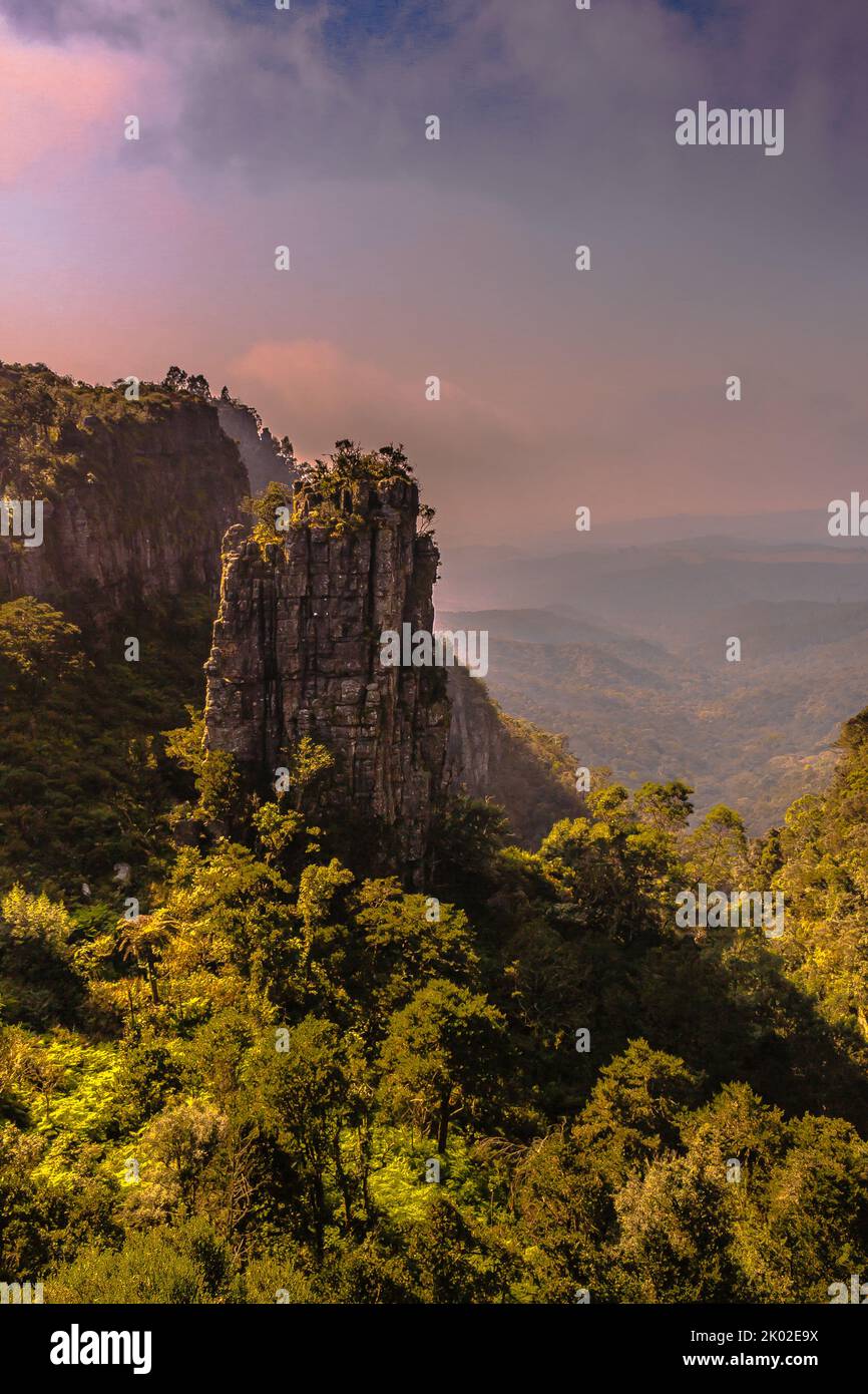 Midway between Graskop Town and Gods Window on the Paorama Route, South Africa stands the magnificient quartzite Pinnacle Rock at sme 30 Metres high Stock Photo