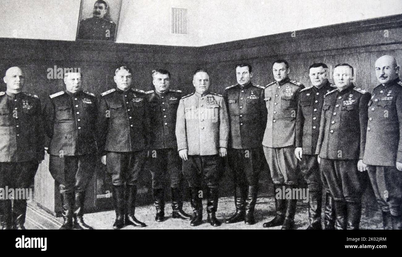 Senior Soviet commanders at the final stage of the war. From left to right: Marshals of the Soviet Union I.S. Konev, F.I. Tolbukhin, A.M. Vasilevskiy, R.Y. Malinovsky, G.K. Zhukov. L.A. Govorov, K.K. Rokossovskiy, Army General A.E. Eremenko, Marshal of the Soviet Union K.A. Meretskov, Army General I.K. Bagramyan Stock Photo