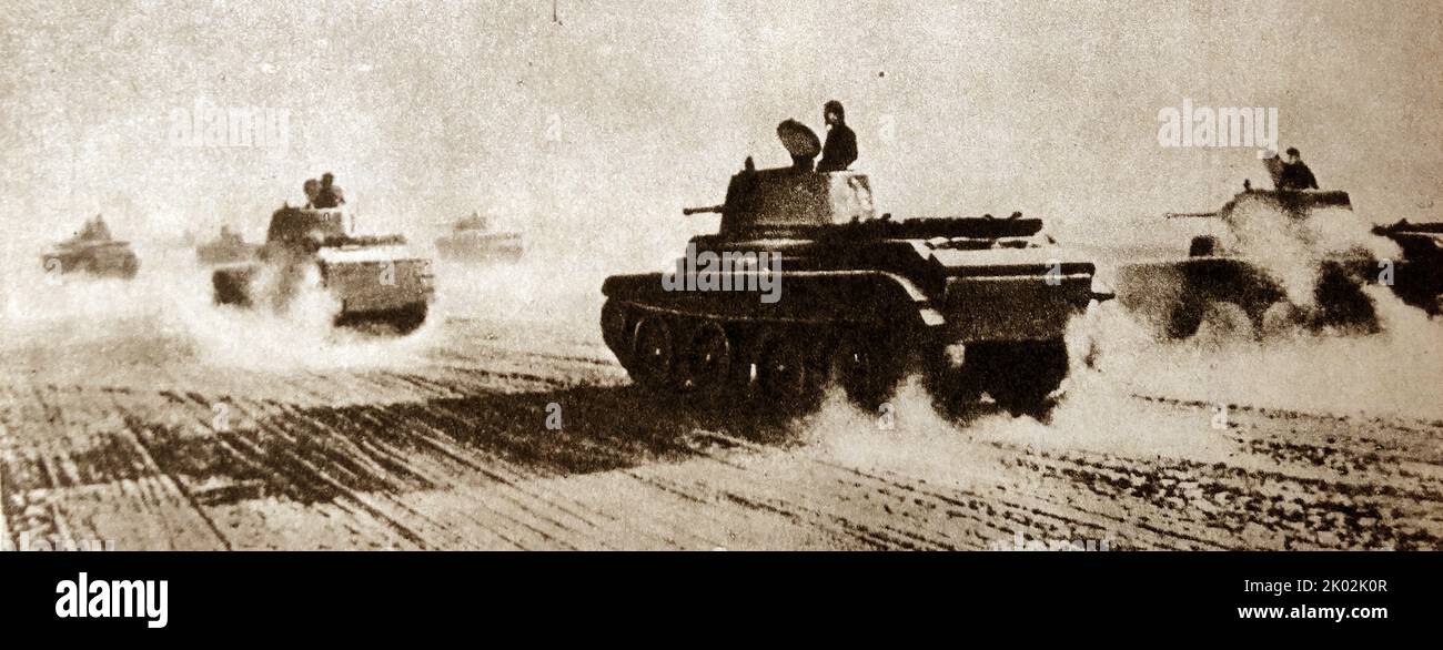 Soviet tanks go to the battlefield. June 1941 Stock Photo