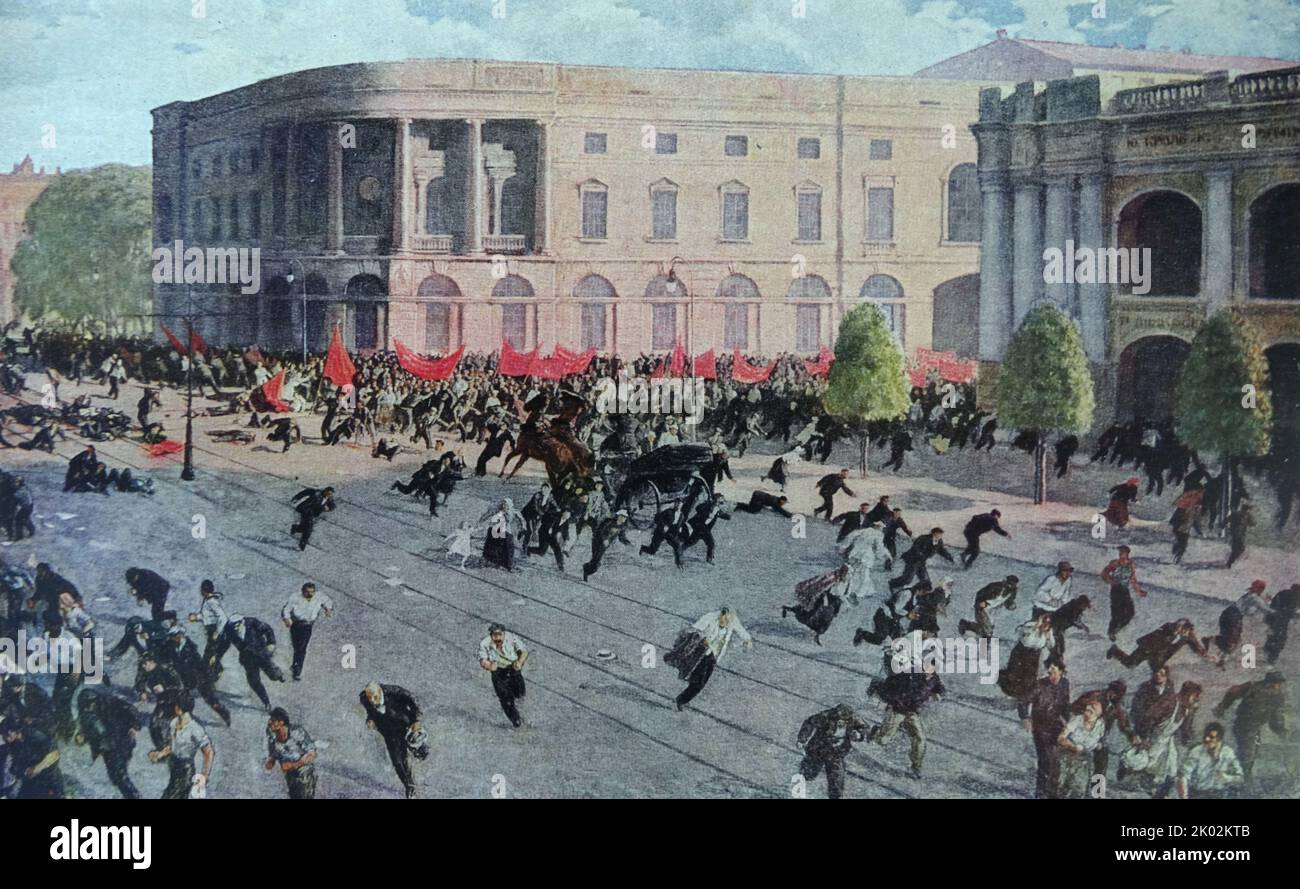 Rioters on the Nevsky Prospect, Petrograd, come under machine gun fire, 17 July 1917 Stock Photo