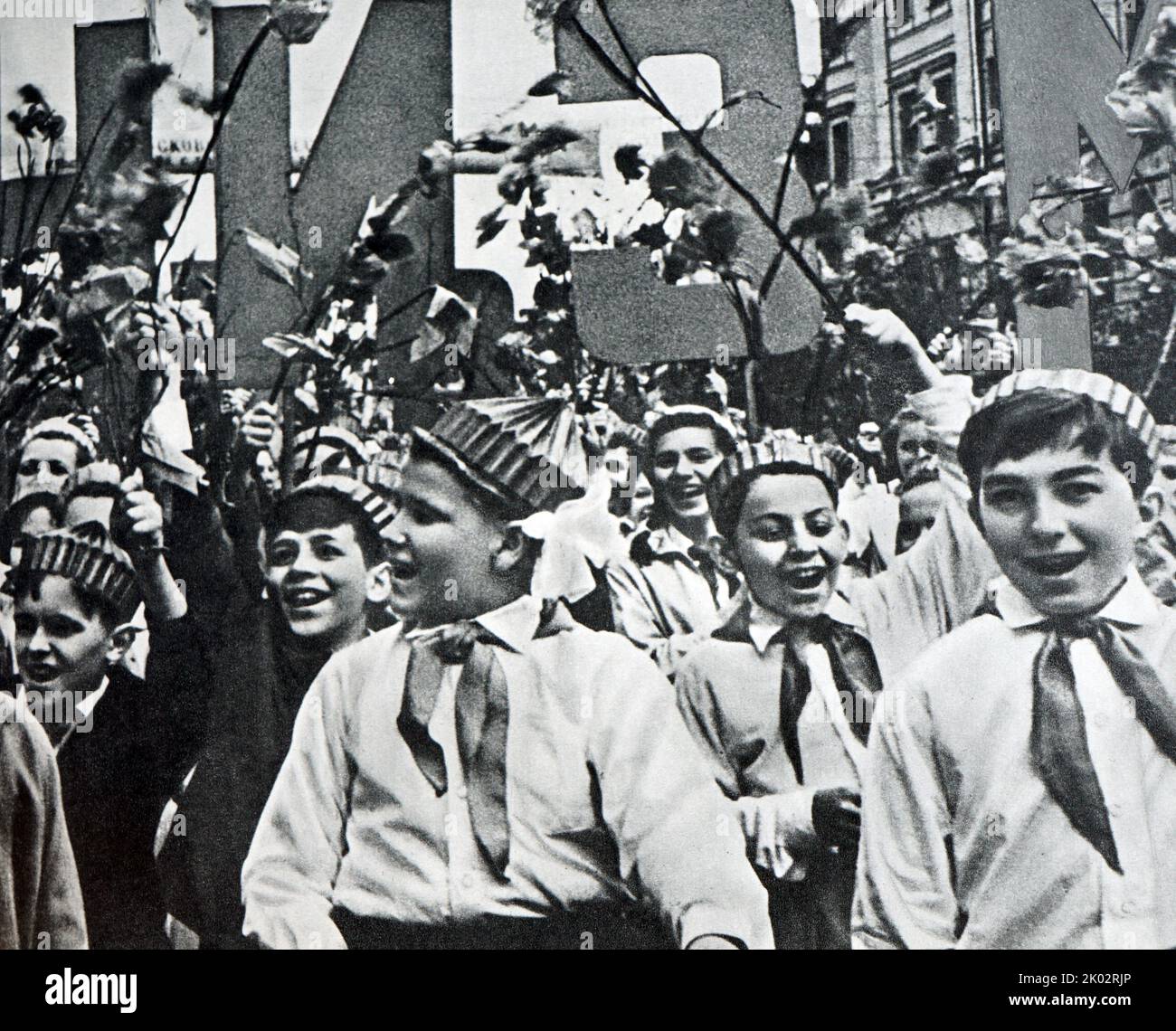 Propaganda photograph of Soviet children parading for peace 1960 Stock Photo