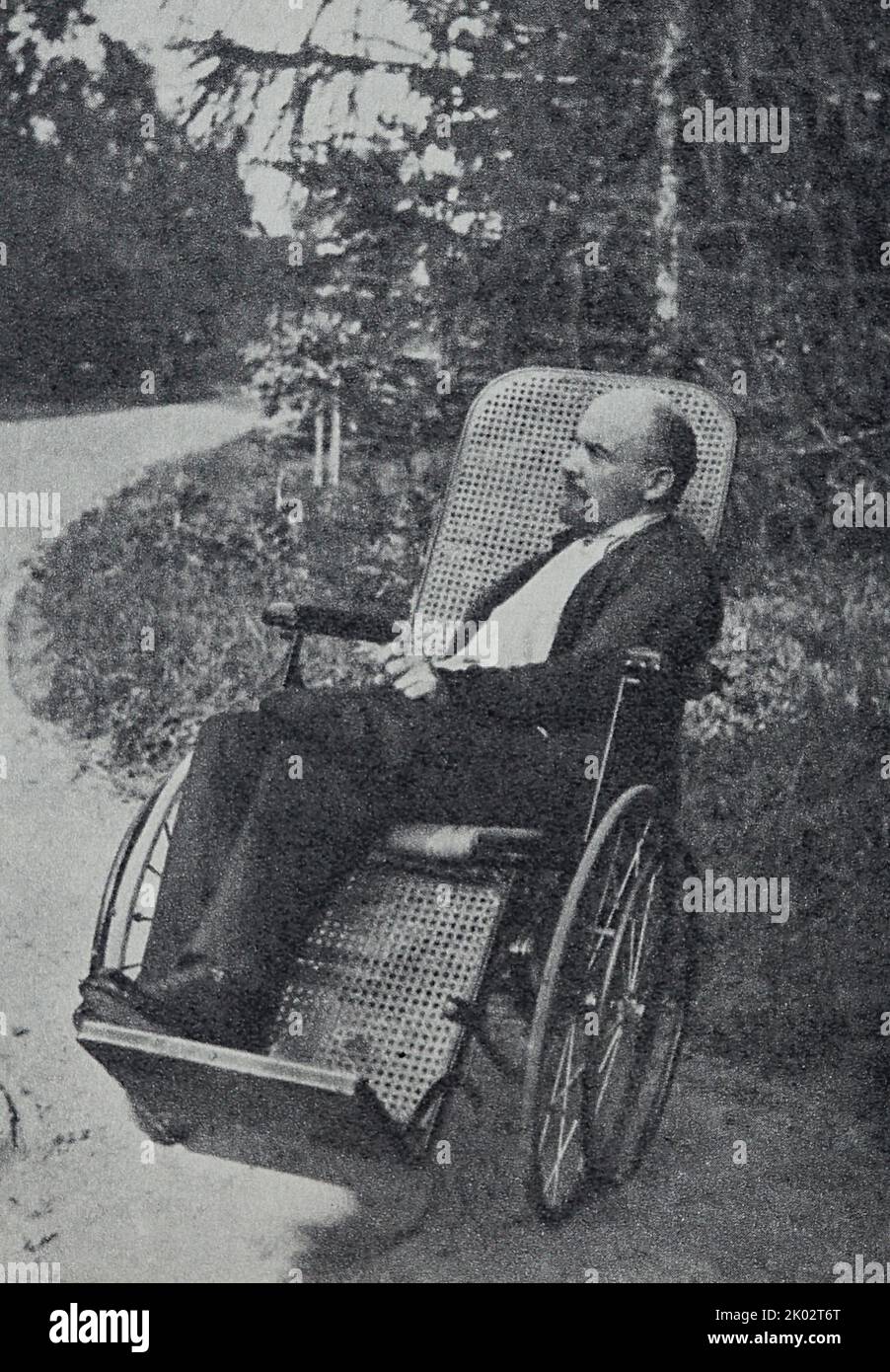 Vladimir Lenin in Gorki. 1923, summer. Photographer - Ulyanova M. I ...