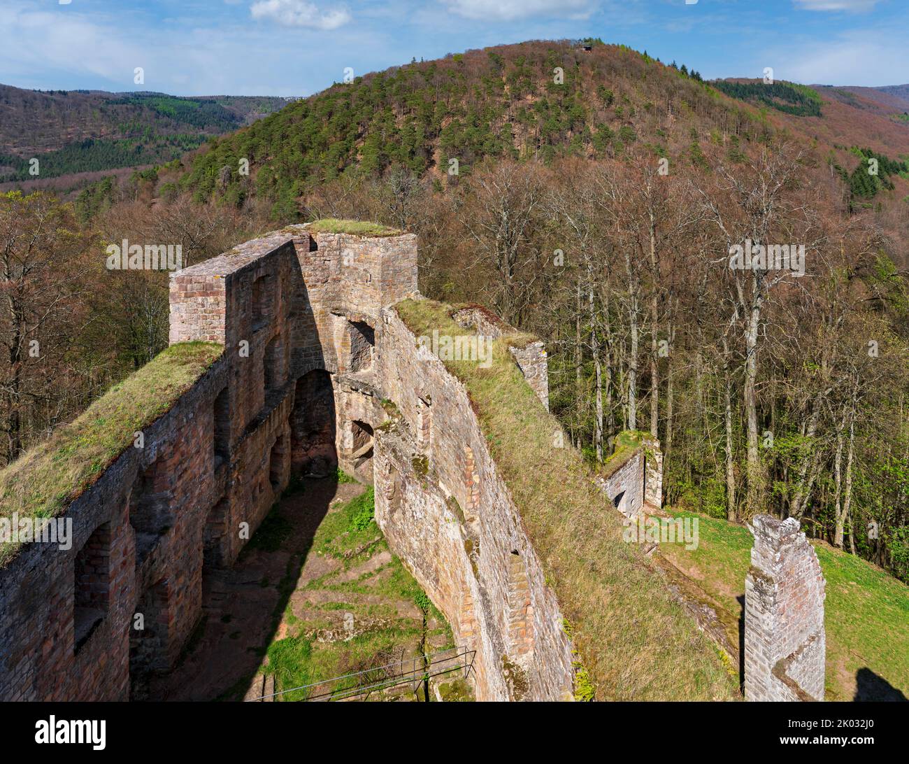 Gräfenstein Castle is the ruin of a rock castle on the 437 m high Schloßberg near Merzalben in the district of Südwestpfalz. It is one of the most important castle complexes of the Hohenstaufen period in Rhineland-Palatinate. Stock Photo
