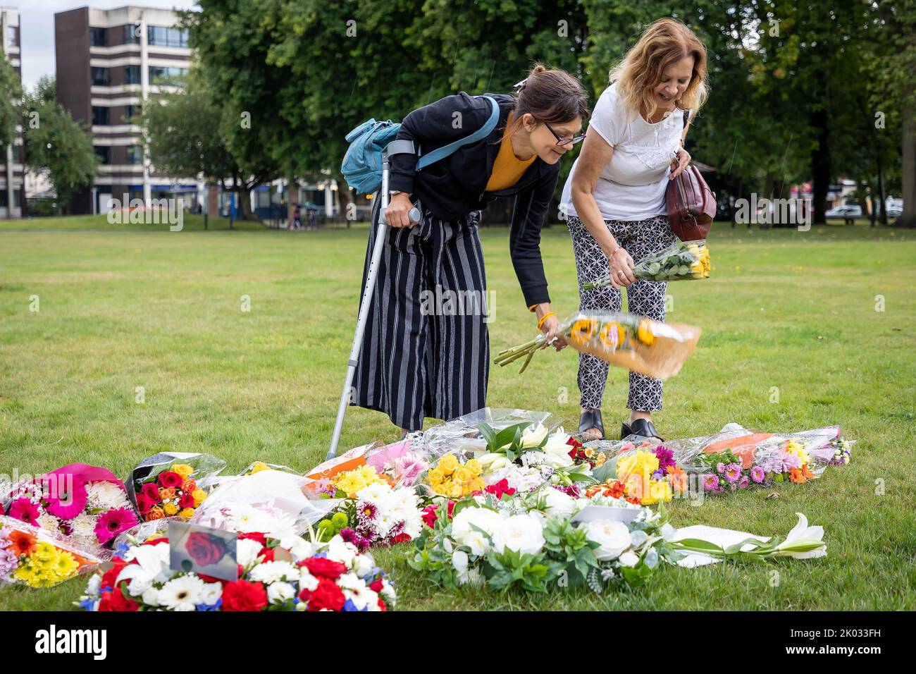 Warrington Town Hall, Cheshire, UK. 09th Sep, 2022. UK - Members of the public lay flowers in front of Warrington Town Hall in respect of the passing of our Queen Elizabeth II Credit: John Hopkins/Alamy Live News Stock Photo