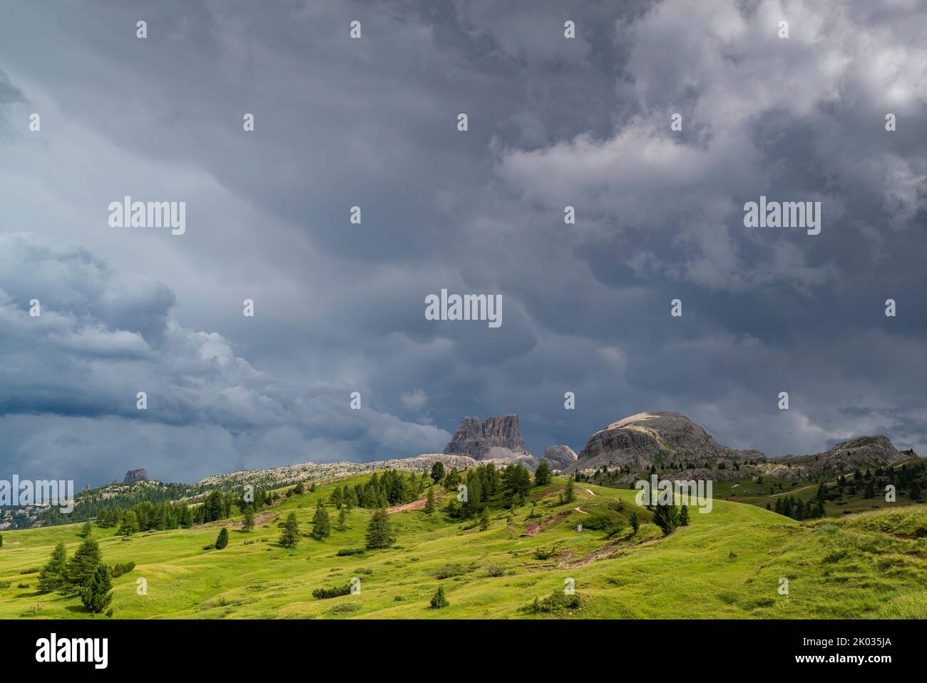Mammatus clouds after a thunderstorm in the Dolomites Stock Photo - Alamy