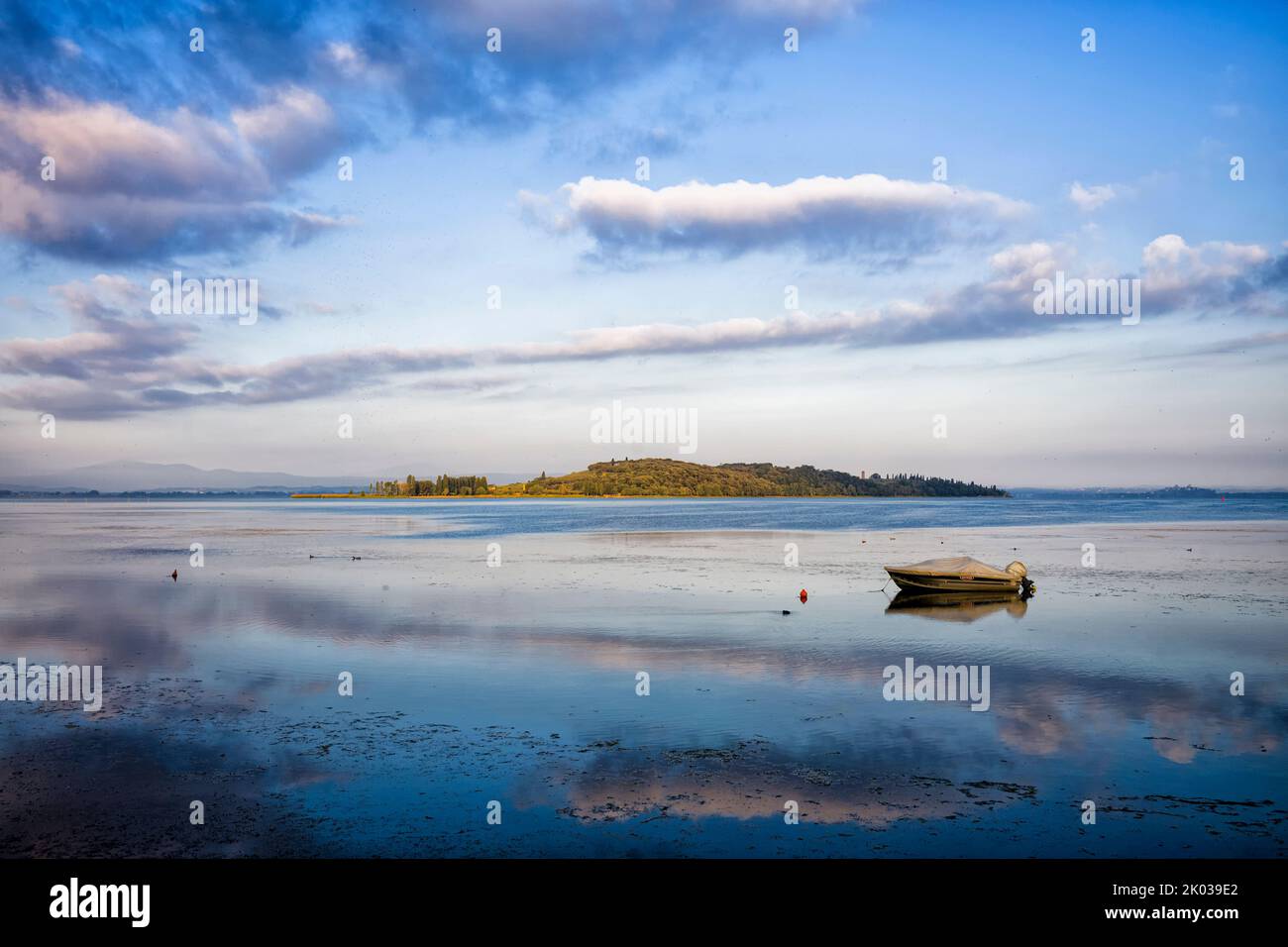 Evening atmosphere at Lake Trasimeno, Umbria, Italy Stock Photo