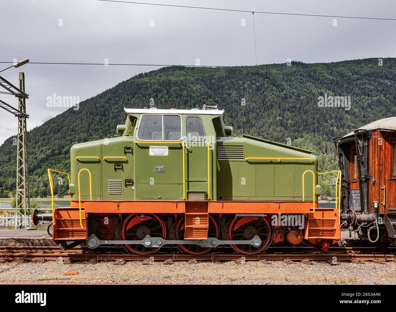 Norway, Vestfold og Telemark, Rjukan, Mæl, station, diesel locomotive, side view Stock Photo