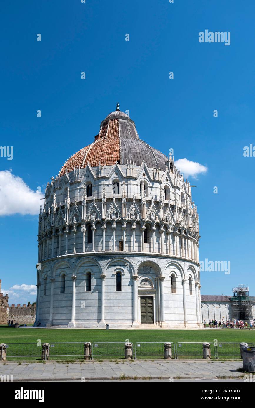 Baptistery of San Giovanni in Piazza dei Miracoli, Pisa, Tuscany, Italy Stock Photo