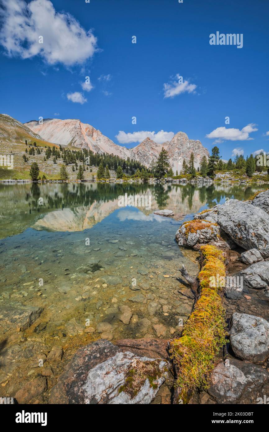 Italy, South Tyrol, Bolzano. Green Lake (Grünsee or lago Verde) in the Fanes-Sennes-Braies Nature Reserve, in the background Esengabelspitze and Antonispitze, Fanes group, Dolomites Stock Photo