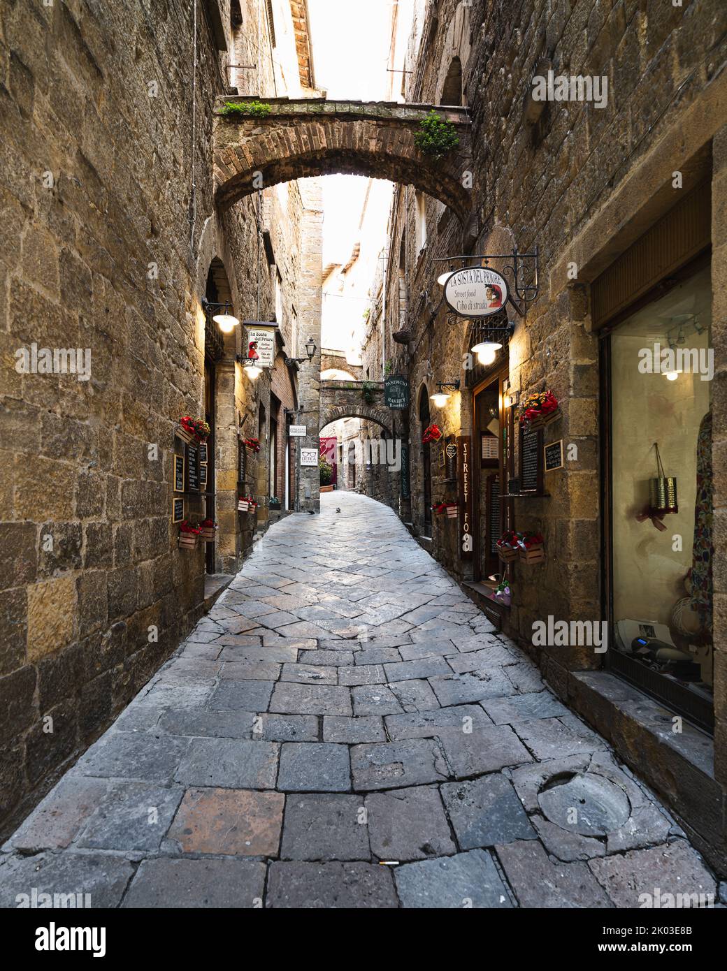 Alley in Volterra, city, Pisa province, Tuscany, Italy Stock Photo