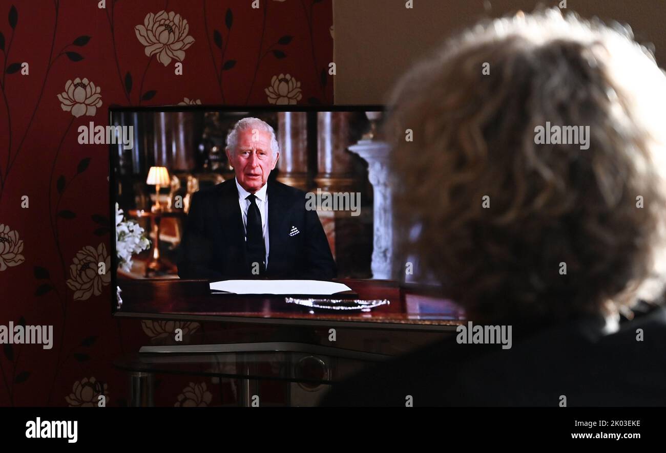 Brighton UK 9th September 2022 - King Charles III addresses the nation in a televised speech tonight after the death of Queen Elizabeth II yesterday  : Credit Simon Dack / Alamy Live News Stock Photo