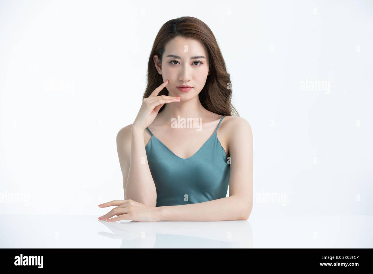 Portrait of beautiful young Chinese woman Stock Photo - Alamy