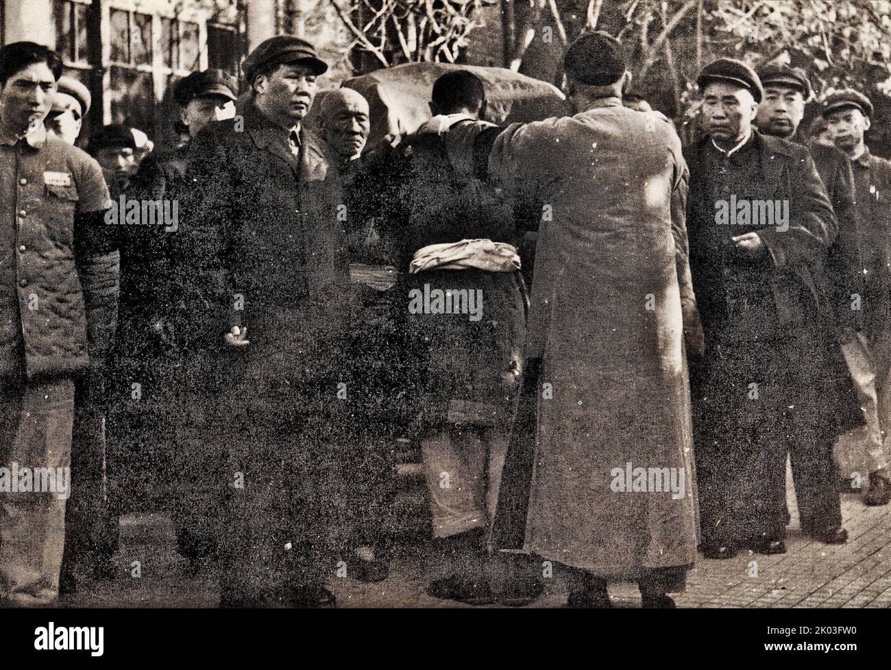 In the morning of October 28, Mao Zedong, Liu Shaoqi, Zhou Enlai, Zhu De and others personally observed Ren Bishi's body into the coffin and covered him with the party flag. Ren Bishi was a military and political leader in the early Chinese Communist Party. In the early 1930s, Stock Photo