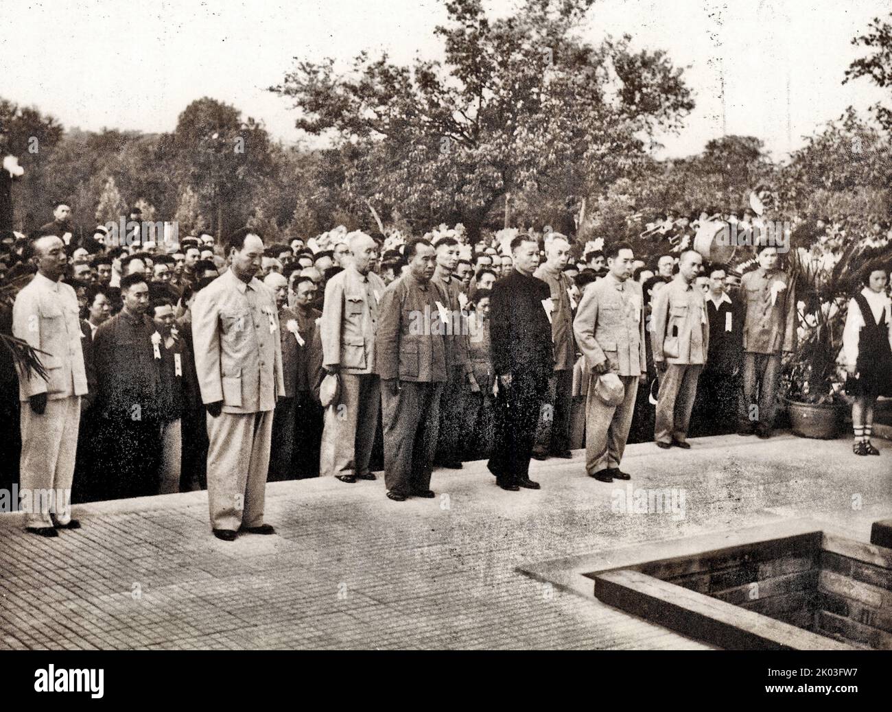 On July 18, Ren Bishi's burial ceremony was held in Beijing Babaoshan Cemetery. After the coffin was buried, Liu Shaoqi laid a wreath on behalf of the Central Committee of the Communist Party of China. The band played the Internationale Ren Bishi was a military and political leader in the early Chinese Communist Party. In the early 1930s, Stock Photo