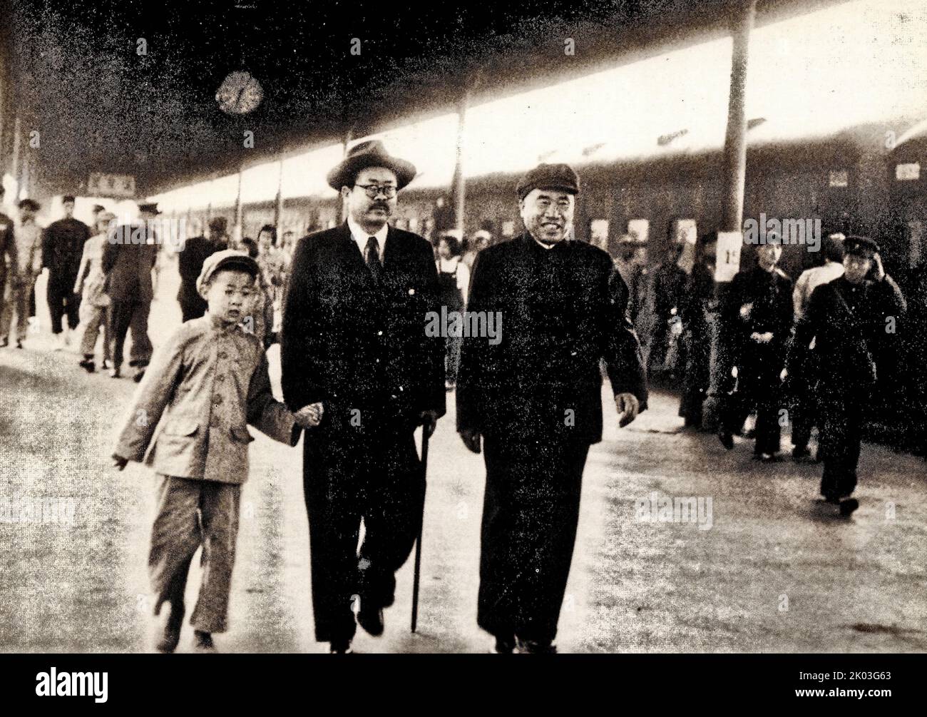 Chinese communist politician Ren Bishi with the Zhu De (right), a Chinese general, military strategist, politician and revolutionary in the Chinese Communist Party. Ren Bishi was a military and political leader in the early Chinese Communist Party, In the early 1930. Stock Photo