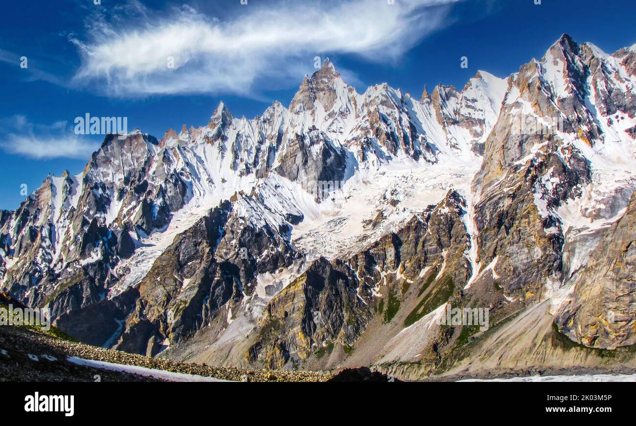 Glacial peaks in the Baltoro glaciers on the way to K2 summit near the Gondoro-La Pass Stock Photo