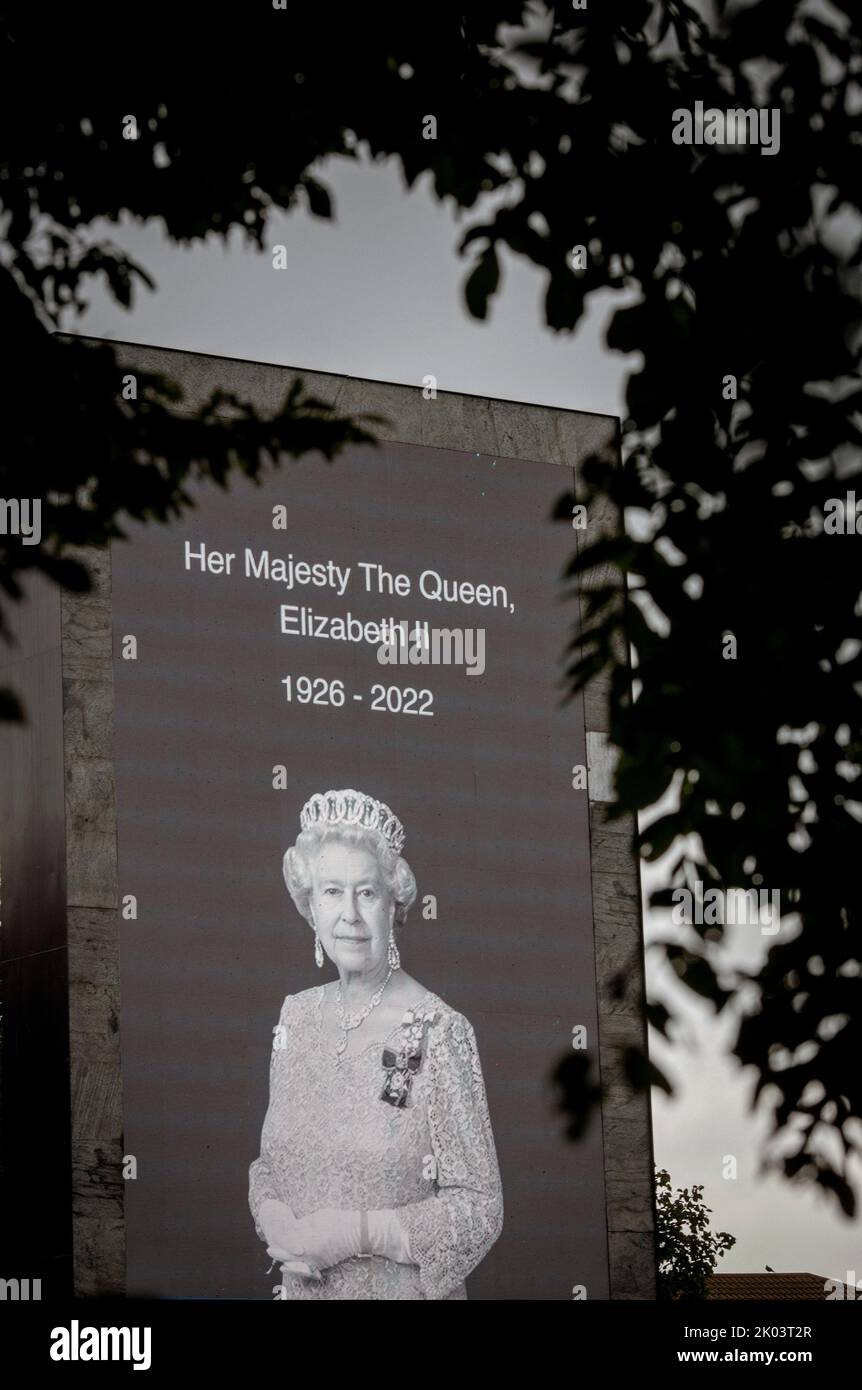 London UK. 9 September 2022. A portrait of Her Majesty Queen Elizabeth II is displayed at A3 London Road in tribute as the nation begins a 10 day period of mourning. Queen Elizabeth died on Wednesday 8 September who the longest serving British monarch and will be succeeded by her son .Photo: Horst A. Friedrichs Alamy Live News Stock Photo