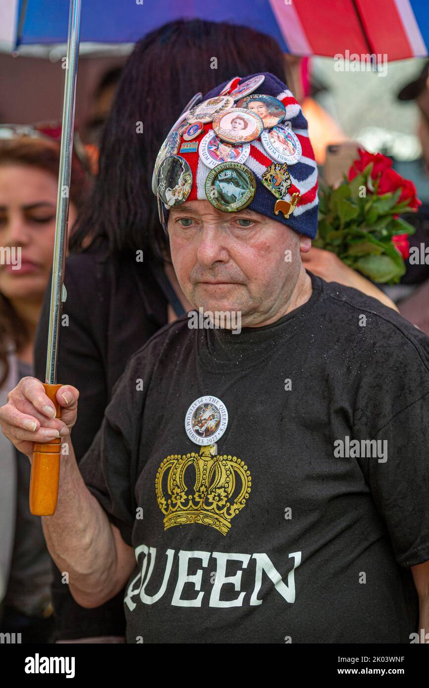 London UK. 9 September 2022. A man dressed in Queen memorabilia and badges outside Buckingham Palace, London, following the death of Queen Elizabeth II on Thursday.Photo: Horst A. Friedrichs Alamy Live News Stock Photo