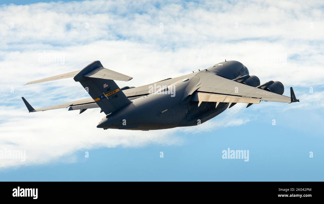 the-incredible-c-17-at-the-stuart-air-show-stock-photo-alamy