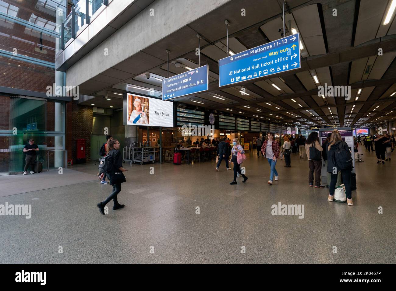 St Pancras Station has a billboard of the Queen Elizabeth 11 after the passing of Her Majesty The Queen, London, United Kingdom, 9th September 2022  (Photo by Richard Washbrooke/News Images) Stock Photo