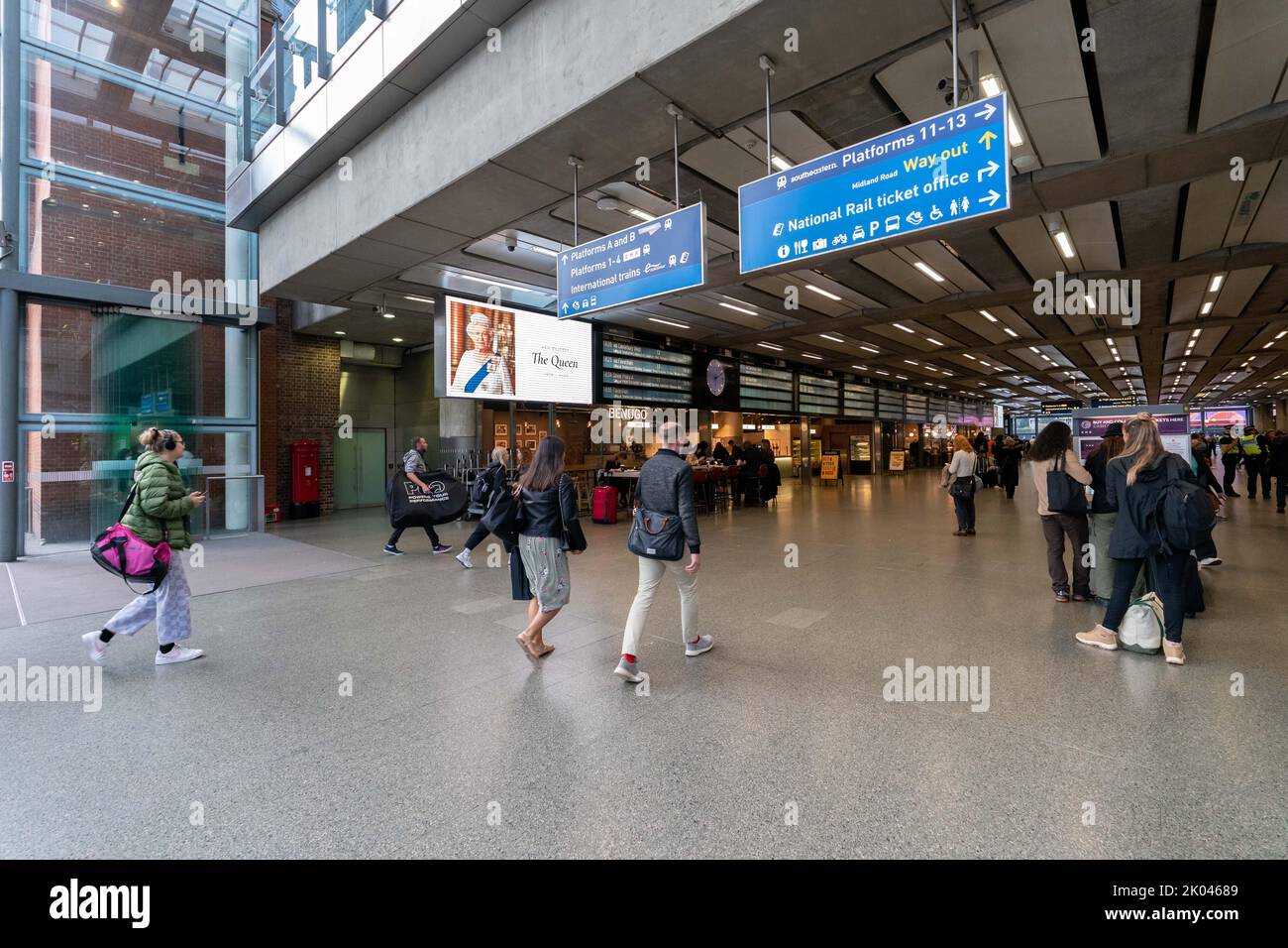 St Pancras Station has a billboard of the Queen Elizabeth 11 after the passing of Her Majesty The Queen, London, United Kingdom, 9th September 2022  (Photo by Richard Washbrooke/News Images) Stock Photo