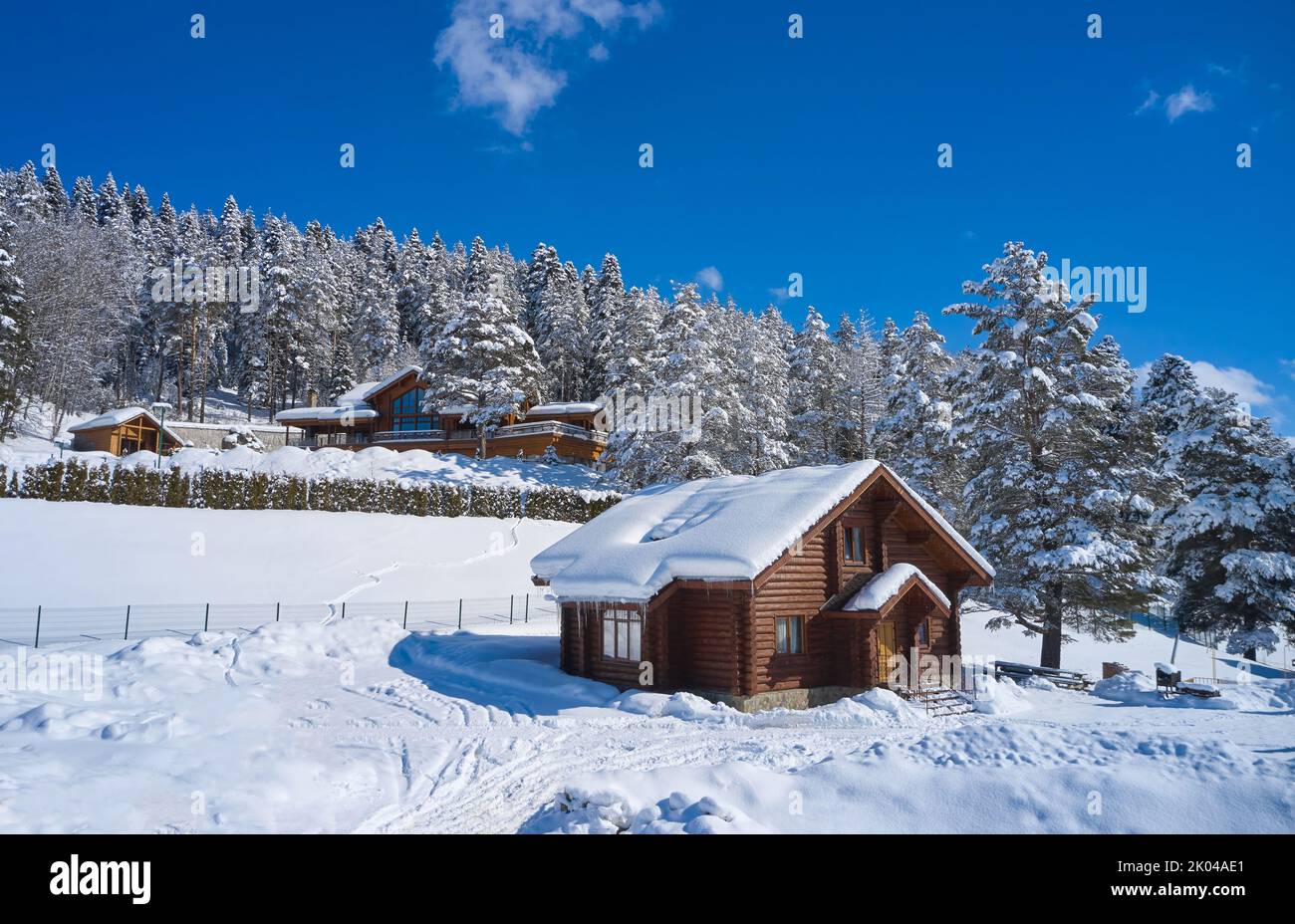 House in snowy mountains hi-res stock photography and images - Alamy