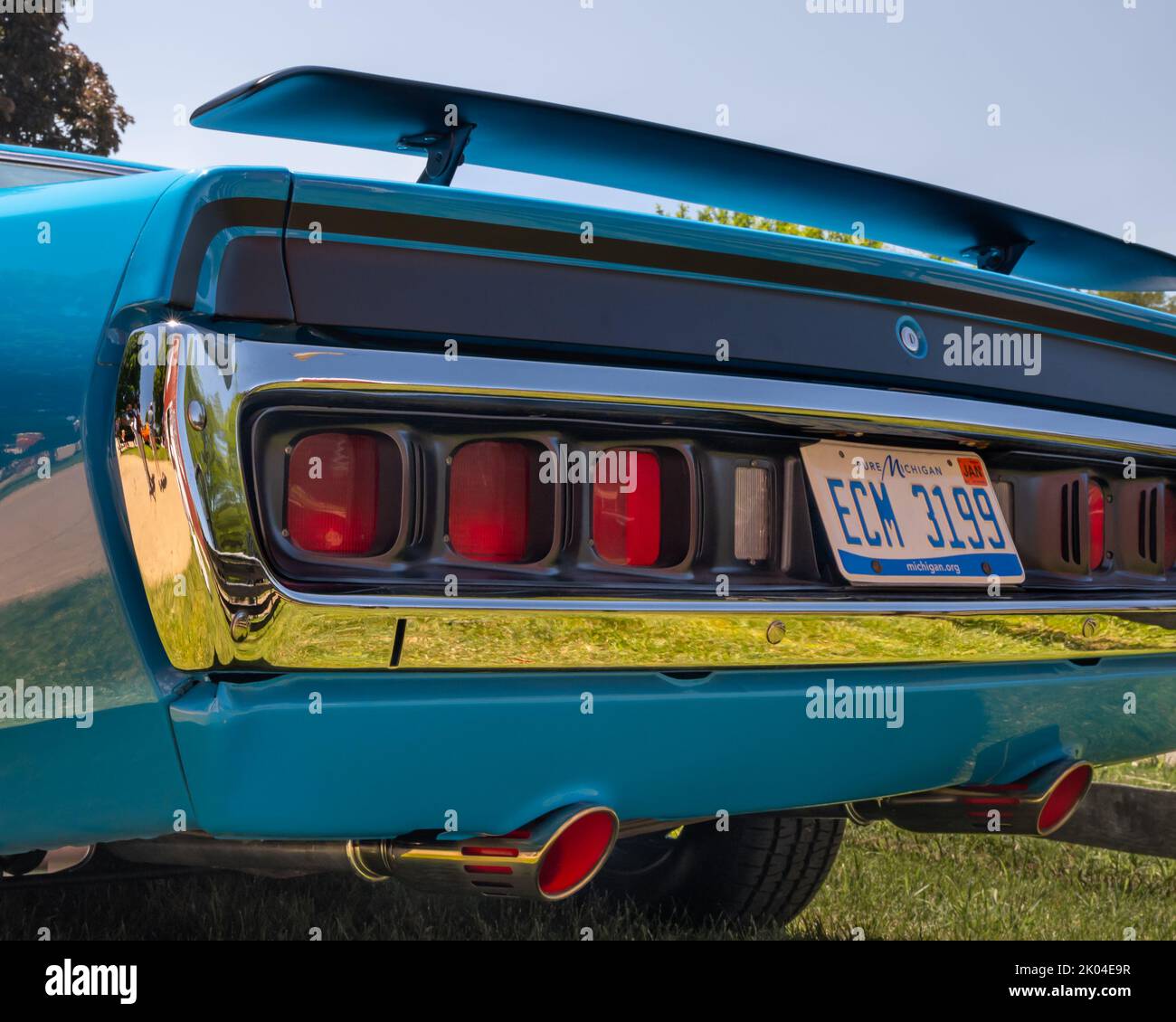 DEARBORN, MI/USA - JUNE 18, 2022: Close-up of a 1972 Dodge Charger Rallye 340 Magnum wing and exhaust. Henry Ford (THF) Motor Muster car show. Stock Photo