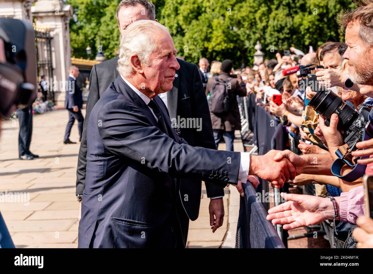 London, UK. 9th Sep, 2022. After the passing of his mother Queen Elizabeth II, King Charles III arrives at Buckingham Palace from Balmoral and greets the waiting crowd. Credit: Grant Rooney/Alamy Live News Stock Photo
