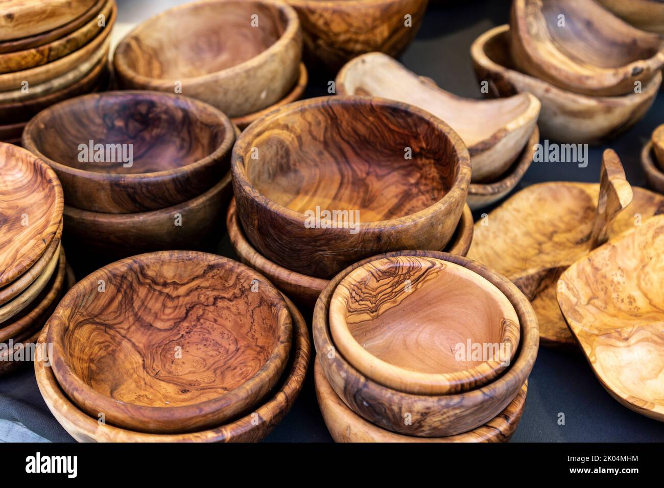 Bowls made of olive tree wood at the market in Waisenhausplatz (Markt Waisenhausplatz), Bern, Switzerland Stock Photo