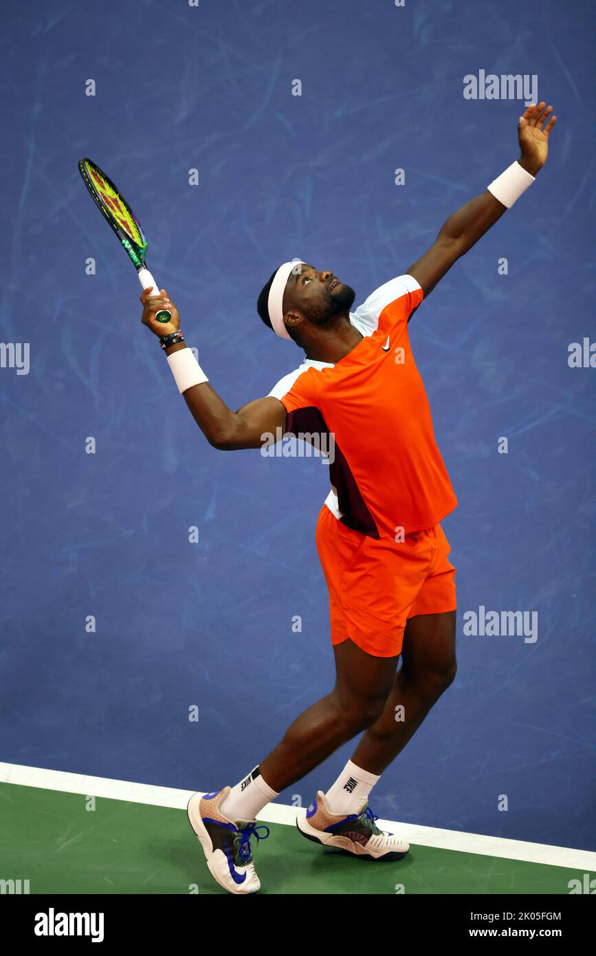 NEW YORK, NY - September 9: Frances Tiafoe of the United States during his semifinal match with Spain's Carlos Alcaraz at USTA Billie Jean King National Tennis Center on September 9, 2022 in New York City. ( Credit: Adam Stoltman/Alamy Live News Stock Photo
