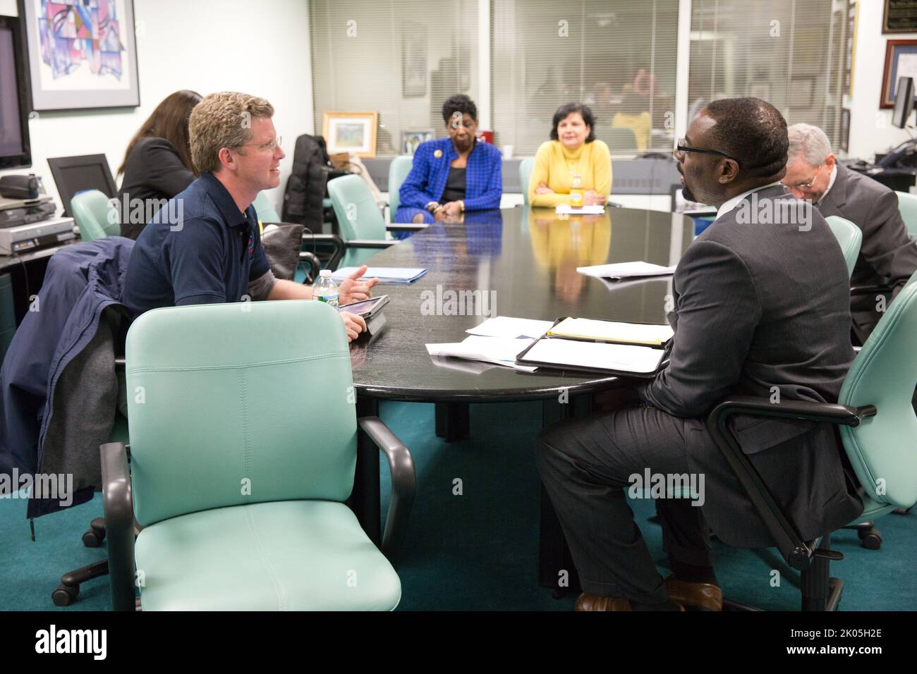 Secretary Shaun Donovan meets with New Jersey Department of Community