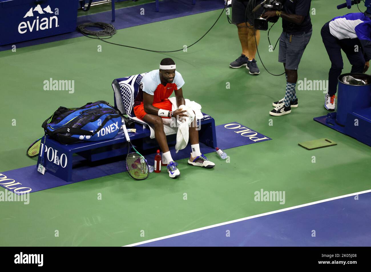 NEW YORK, NY - September 9: Frances Tiafoe of the United States on a changeover during his semifinal match with Spain's Carlos Alcaraz at USTA Billie Jean King National Tennis Center on September 9, 2022 in New York City. ( Credit: Adam Stoltman/Alamy Live News Stock Photo