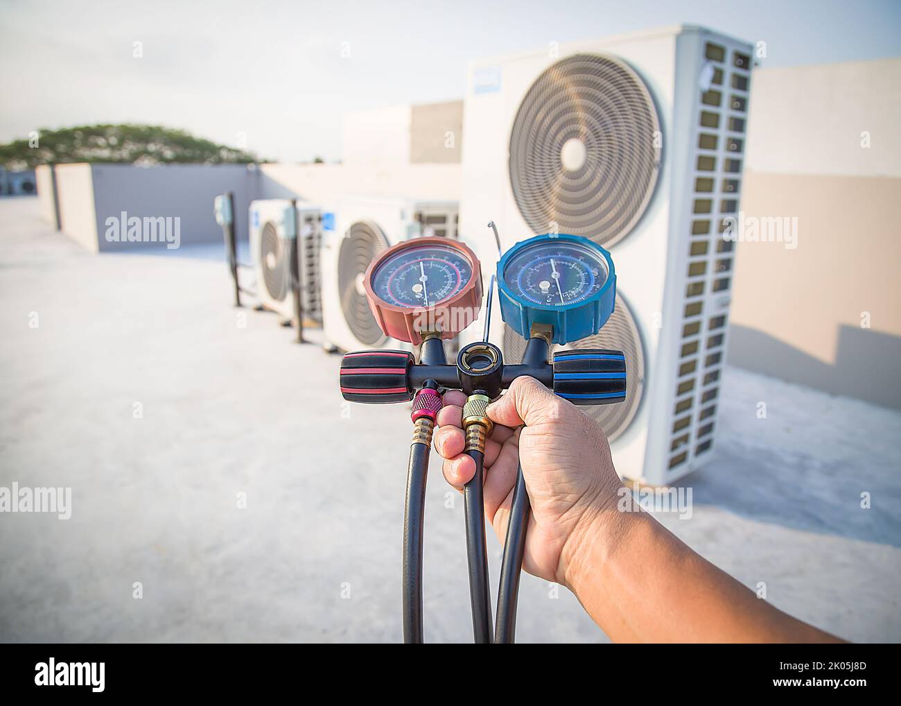 air conditioner check service, leak detection, fill refrigerant Stock