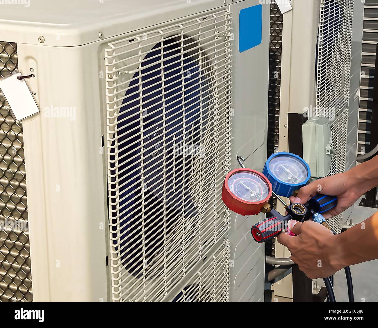 air conditioner check service, leak detection, fill refrigerant Stock