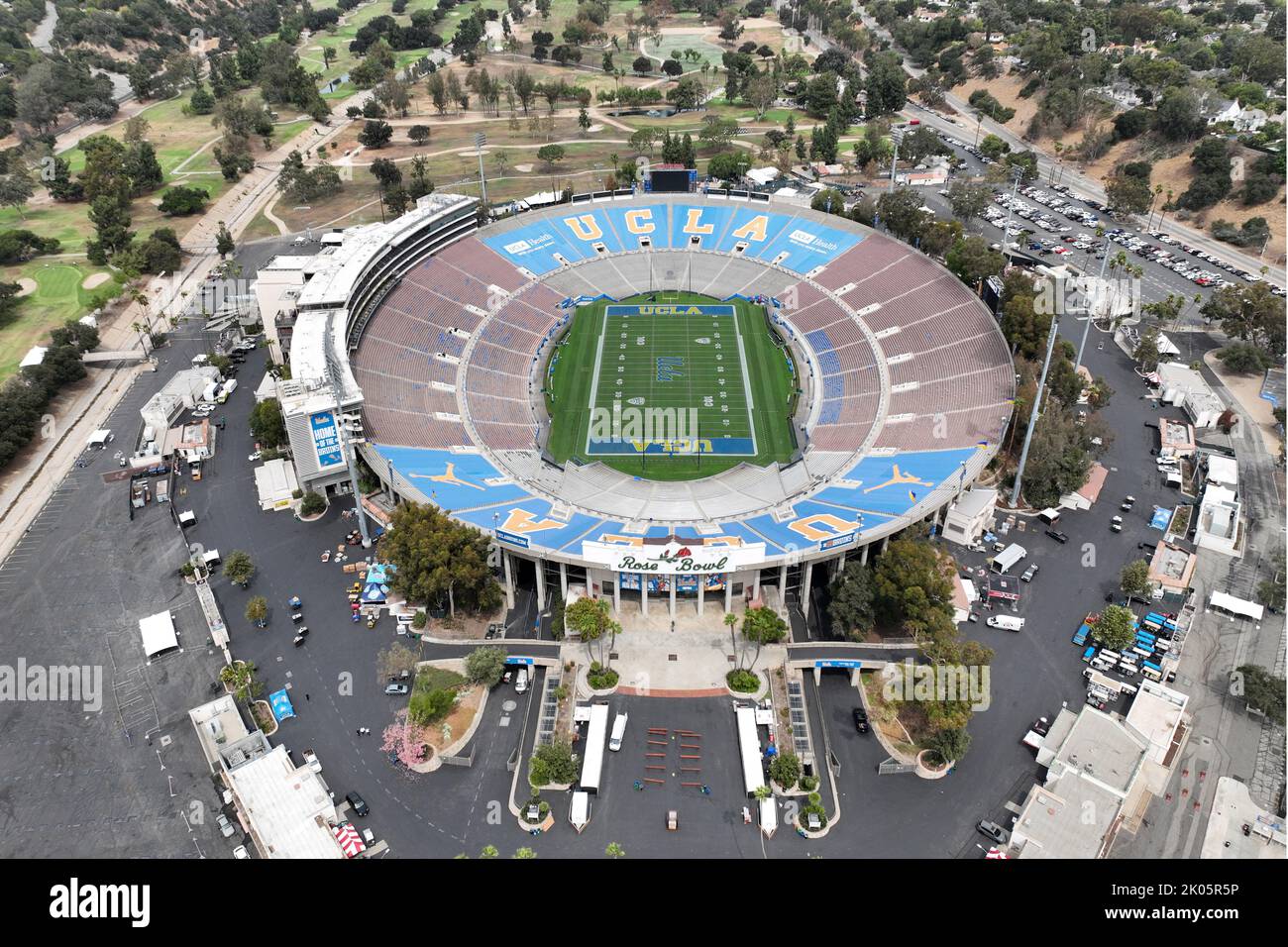 A General Overall Aerial View Of The Rose Bowl Stadium With Field ...