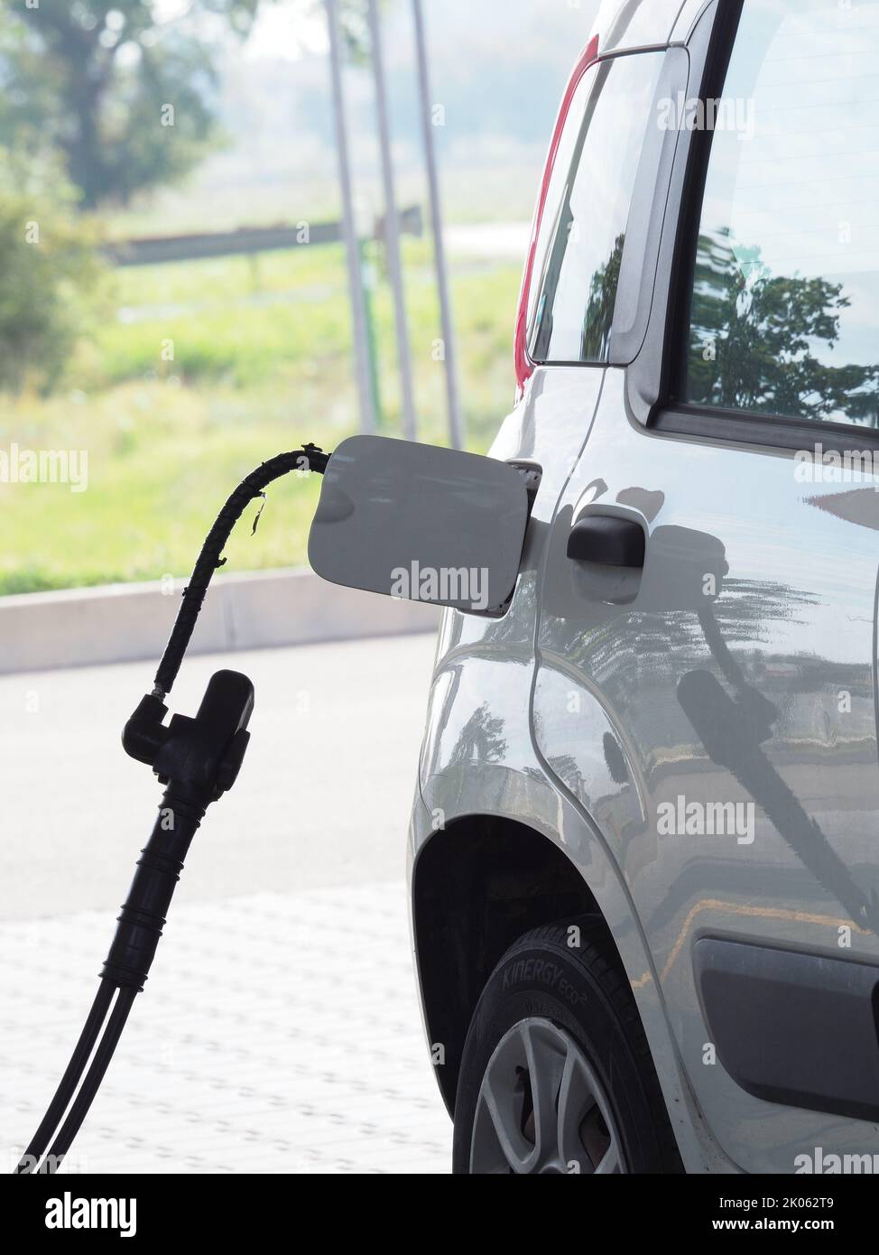 LPG gas filling stations and cars Stock Photo Alamy