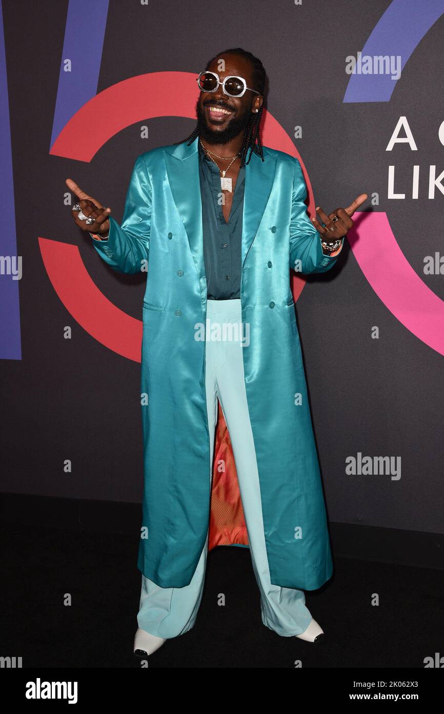 Harpers bazaar and bloomingdales 2022 icons portfolio launch party hi