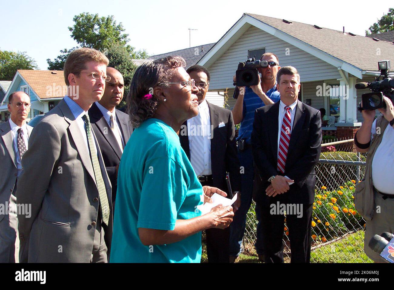 Secretary Shaun Donovan on Green Impact Zone tour in Kansas City, Missouri. Secretary Donovan was accompanied on the tour of the urban-core neighborhood, targeted for energy-efficient development under the American Recovery and Reinvestment Act of 2009, by Missouri Congressman Emmanuel Cleaver, White House Urban Affairs Director Adolfo Carrion, Jr., Department of Transportation Deputy Secretary John Porcari, and Ivanhoe Neighborhood Council Director Margaret May.. Stock Photo