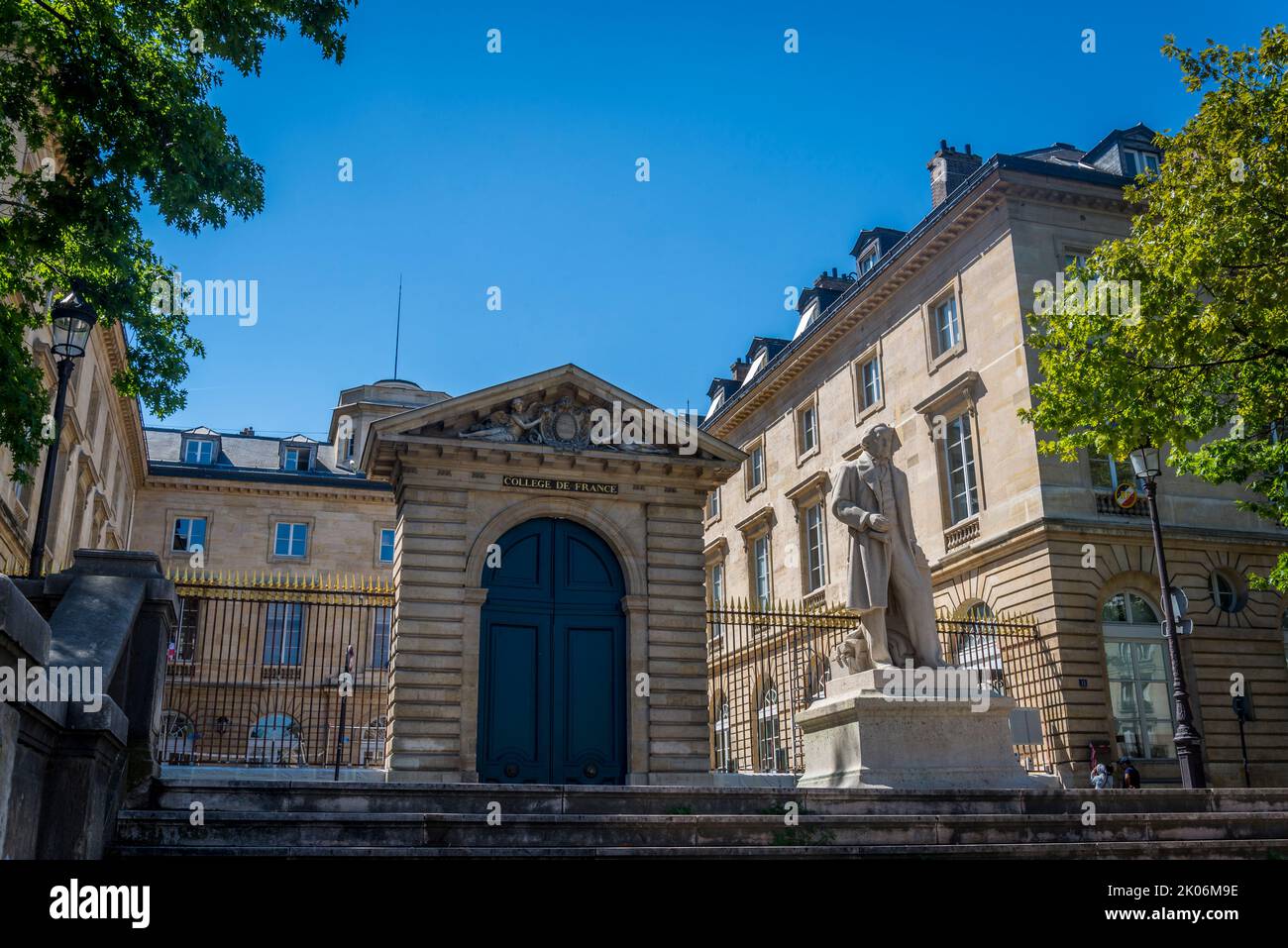 The Collège de France, founded in 1530 by François I, is a higher