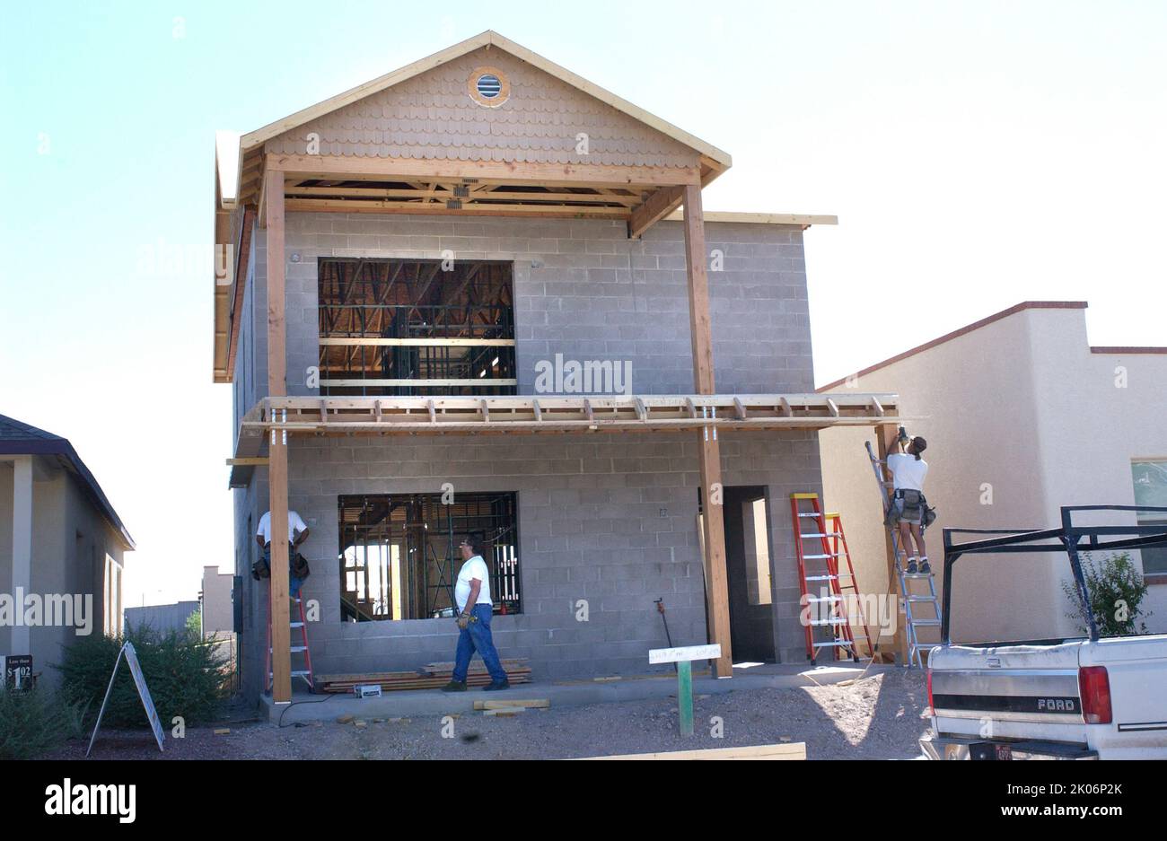 Habitat for humanity house built hi-res stock photography and images - Page  2 - Alamy