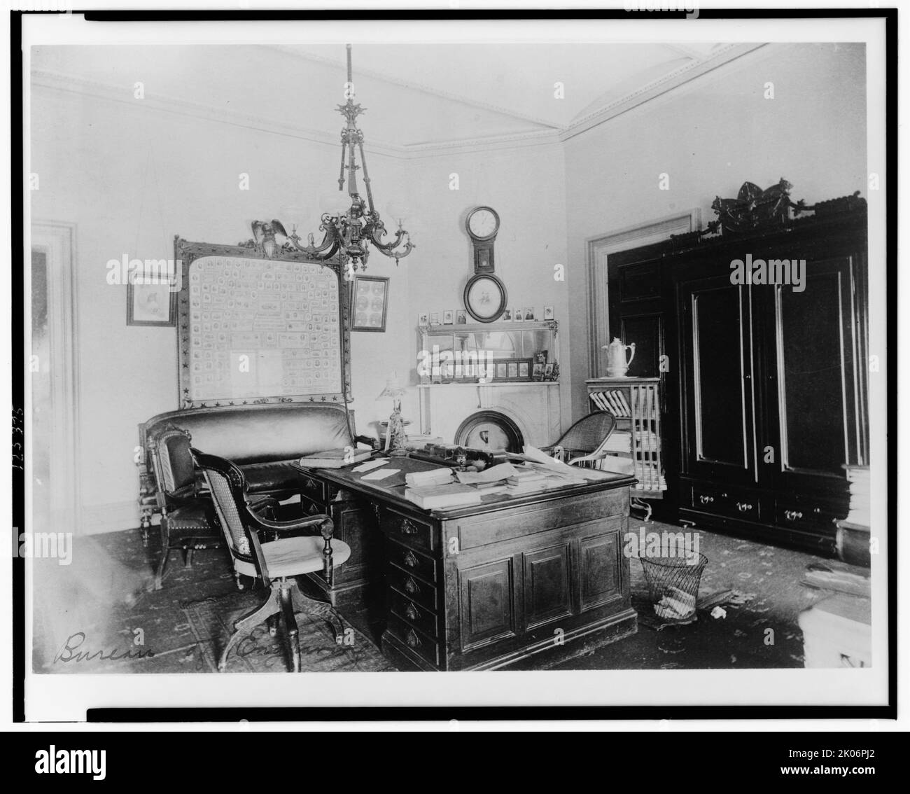 Office in Bureau of Engraving and Printing, Washington, D.C., between 1880 and 1910(?). Stock Photo