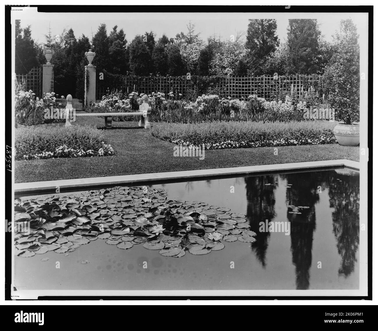 John mead howells Black and White Stock Photos &amp; Images - Alamy