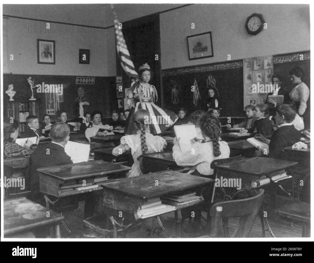 male-model-life-drawing-class-black-and-white-stock-photos-images-alamy