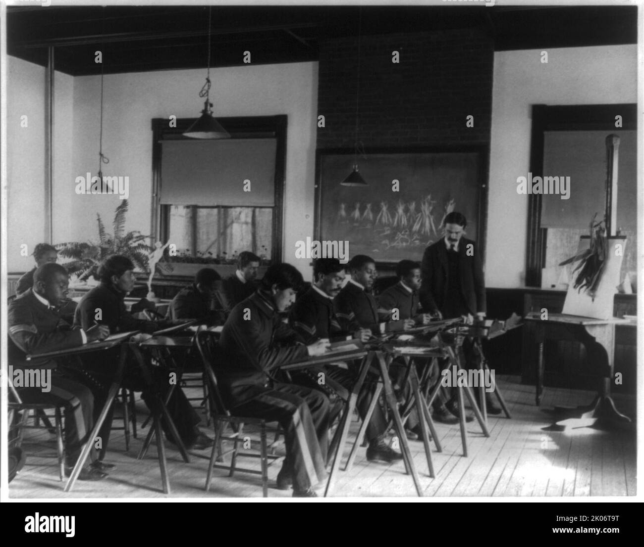 Hampton Institute, Hampton, Va. - nine students and teacher in drawing class, 1899 or 1900. Stock Photo