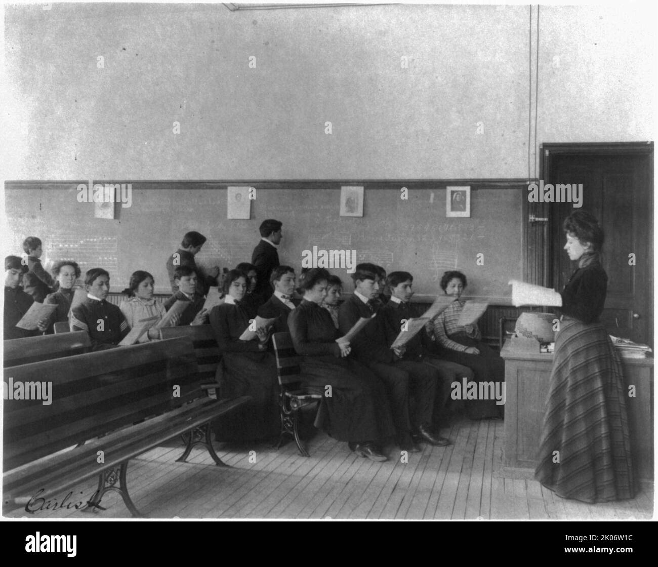 Carlisle Indian School, Carlisle, Pa. Music class, 1901. Stock Photo