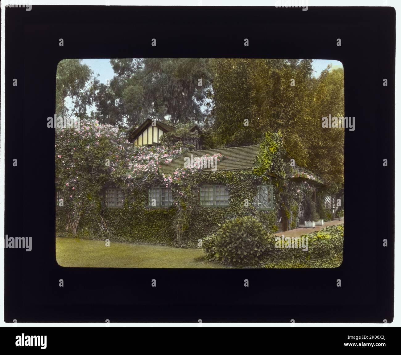 &quot;Inellan,&quot; Walter Douglas house, Channel Drive, Montecito, California, 1917. House Architecture: Francis Townsend Underhill, built 1902, with changes for Walter Douglas ca. 1906. Landscape: Francis Townsend Underhill, from 1902. Stock Photo