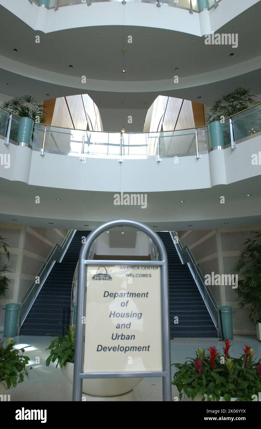 St. Louis, Missouri. Select views City scenes, neighborhoods, housing