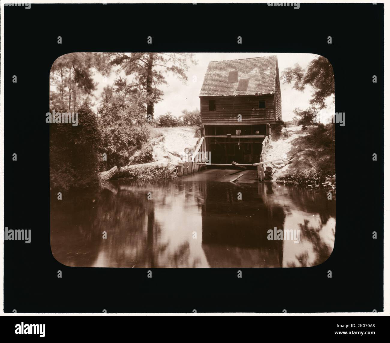 Drummond Mill, store, and cabin, Lee Mont vicinity, County, Virginia, between c1930 and