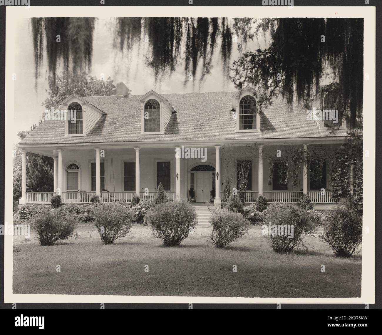 Mansion mississippi black white hi-res stock photography and images - Alamy