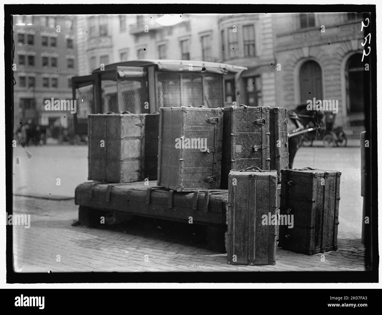 Packing Trunks, between 1909 and 1914. USA. Stock Photo